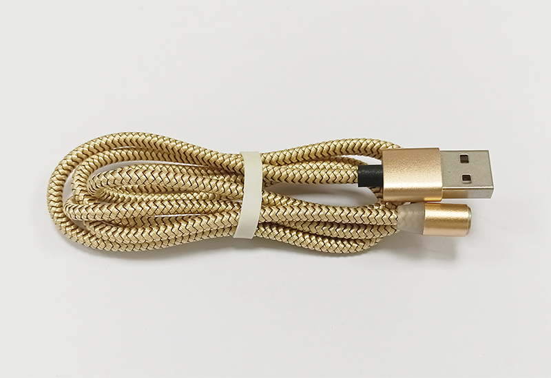 尼龍編織磁吸充電線(xiàn)-01